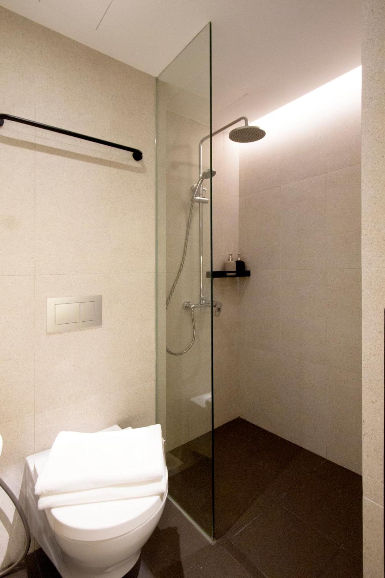 Coliwoo Keppel - Coliving Hotel Singapore Exterior photo